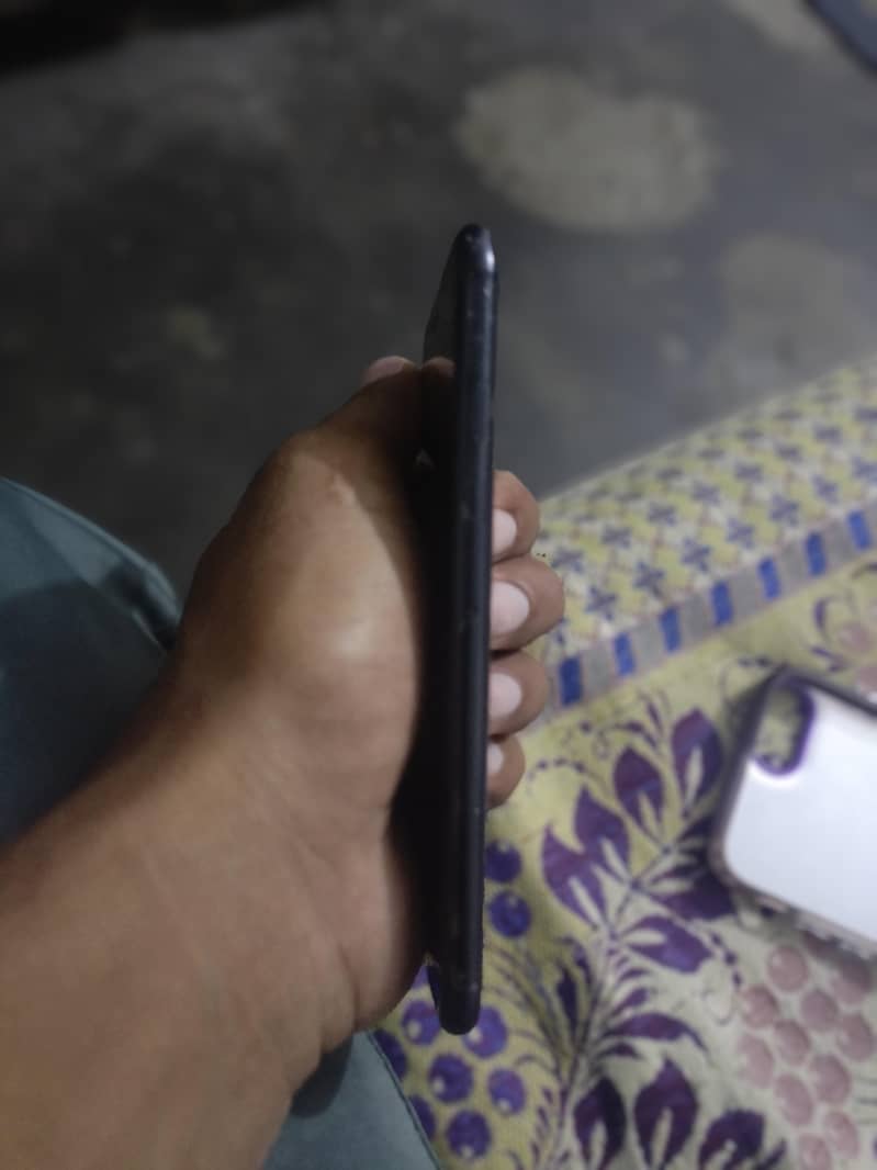 Apple iPhone 7 2