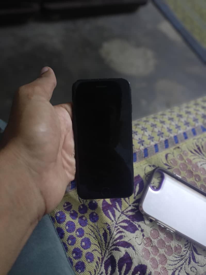 Apple iPhone 7 5