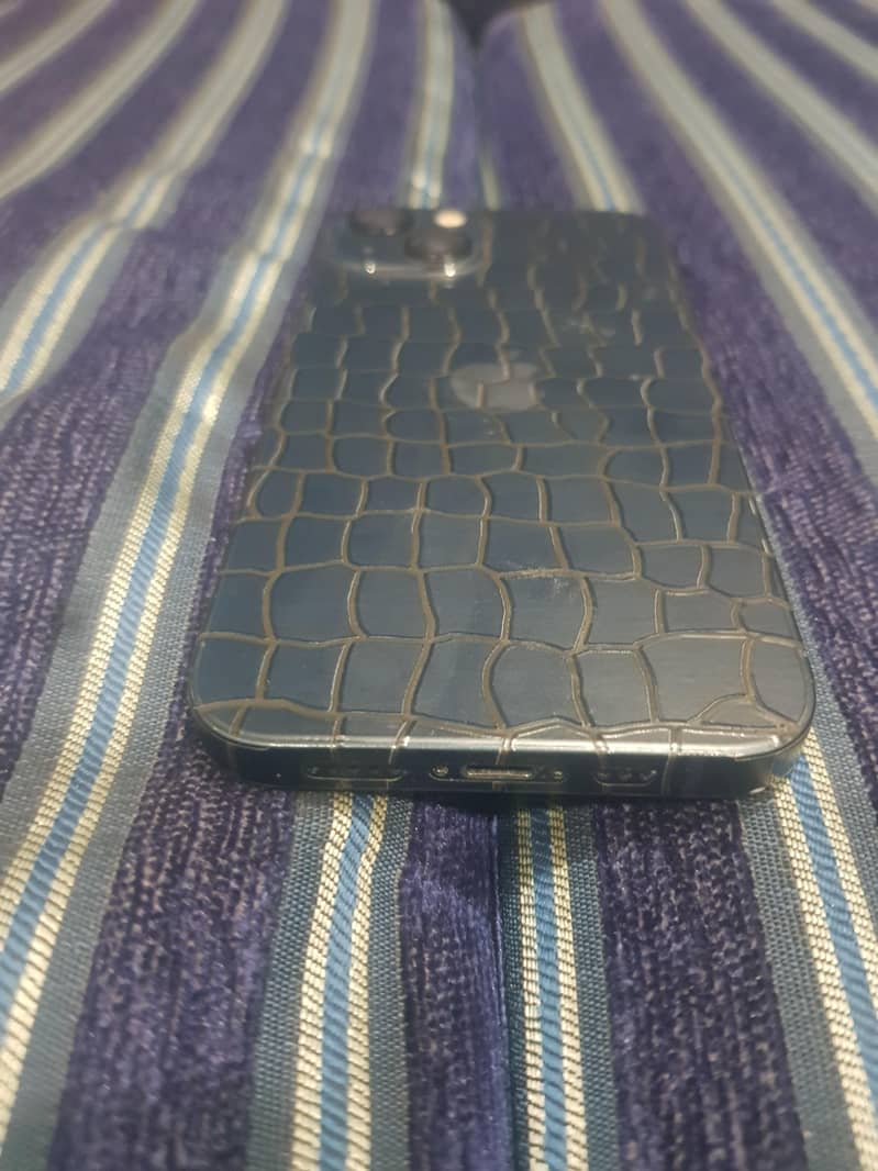 Apple iPhone 13 2