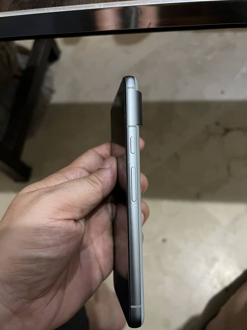 Google Pixel 8 6