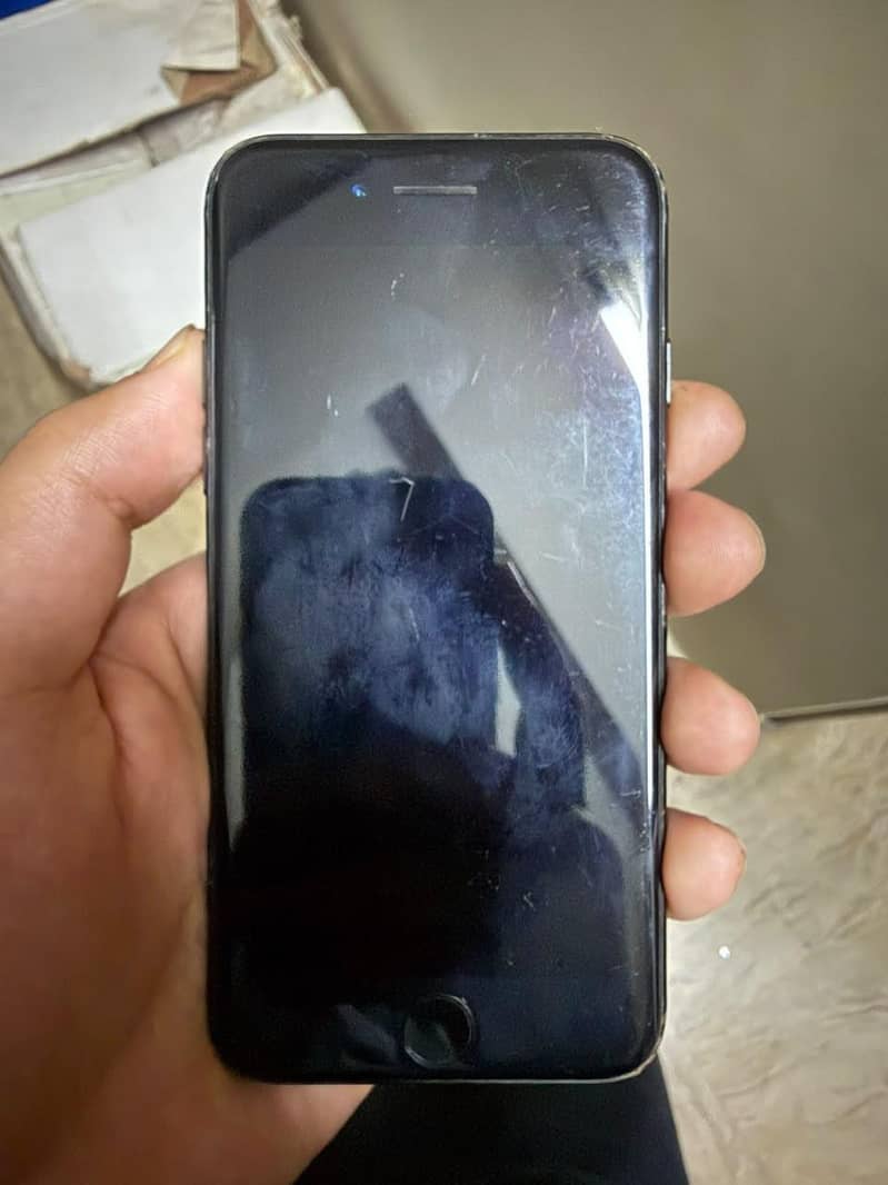 Apple iPhone 7 0