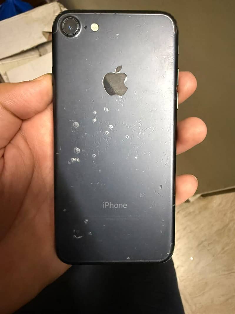 Apple iPhone 7 2