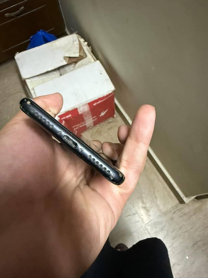 Apple iPhone 7 5