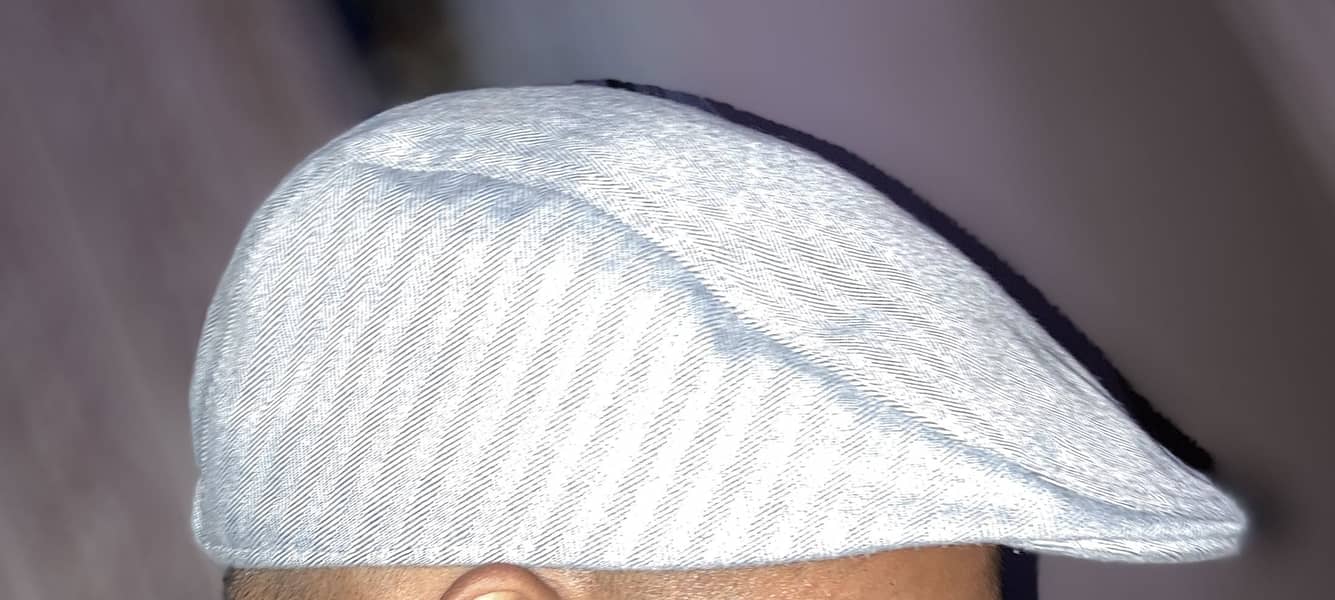 Flat cap 0