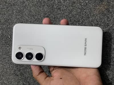 Tecno spark 40 pro plus