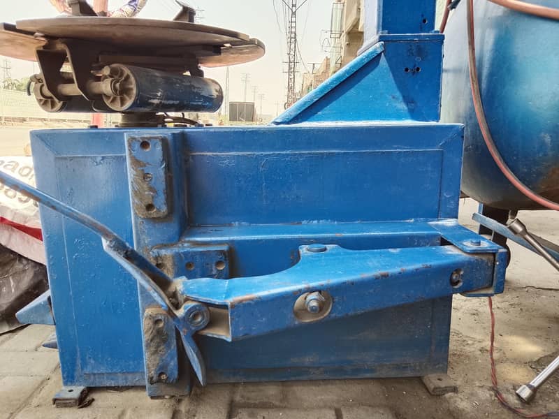 Tyre Changer Machine 2