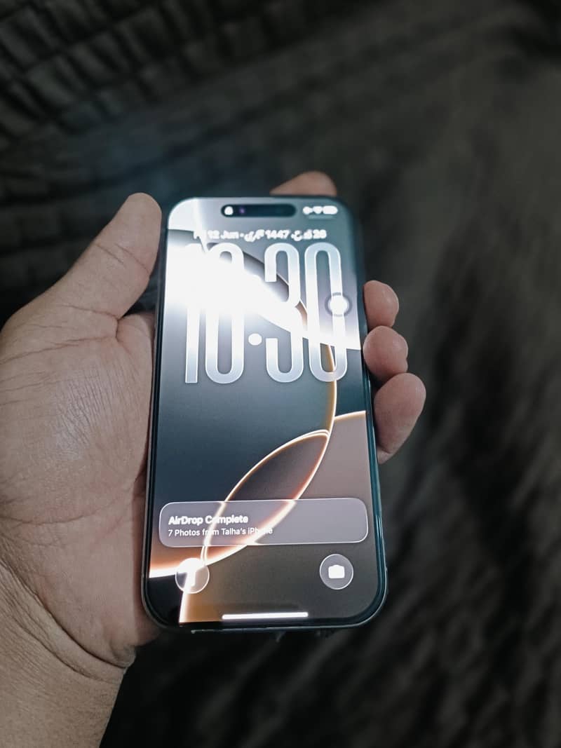 Apple iPhone 16 Pro 4