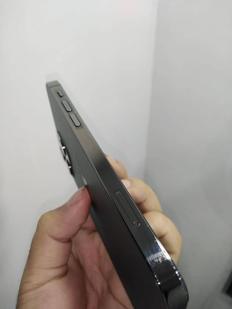 Apple iPhone 12 Pro 2