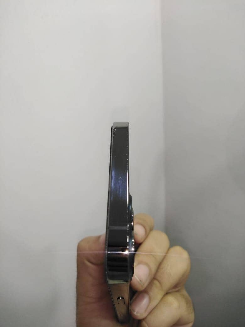 Apple iPhone 12 Pro 4
