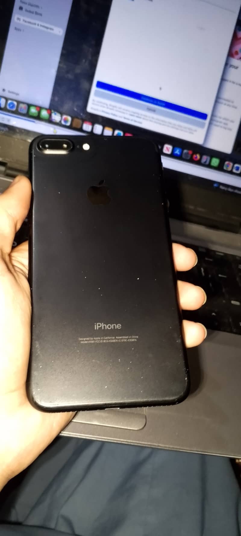 Apple iPhone 7 Plus 0