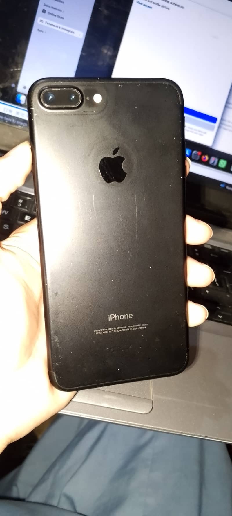 Apple iPhone 7 Plus 1