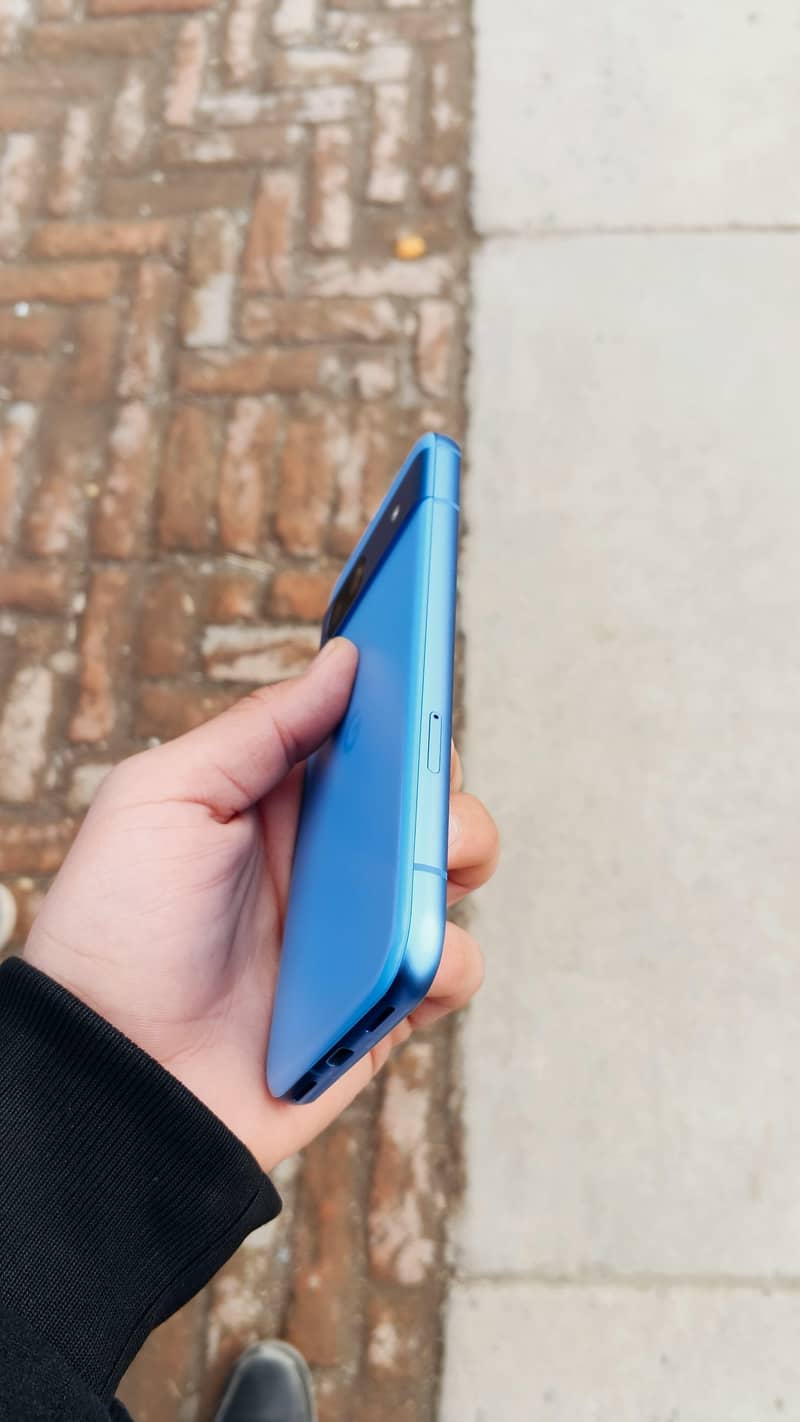 Google Pixel 8a 1