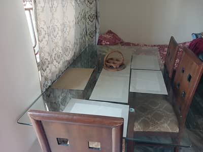dinning table and chairs