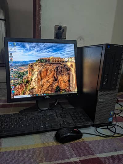 Computer with CPU, monitor+ mouse and keyboard