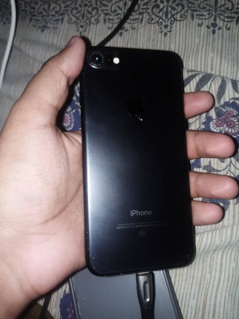 Apple iPhone 7 2