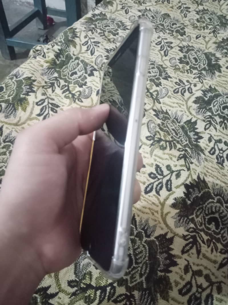 Apple iPhone 6 Plus 1
