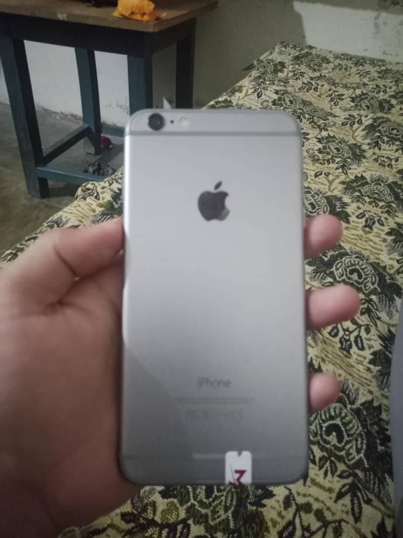 Apple iPhone 6 Plus 3