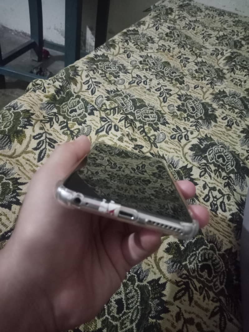 Apple iPhone 6 Plus 5