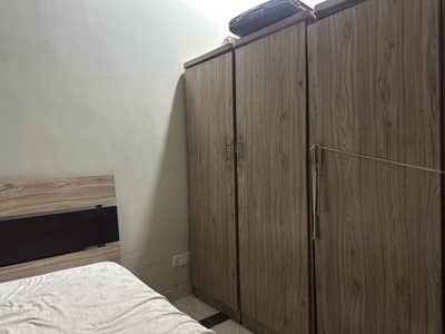 Cupboard dressing divider