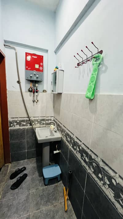 Flat for Sale – 70 Sq. Yards | 2nd Floor | Ready to Move
