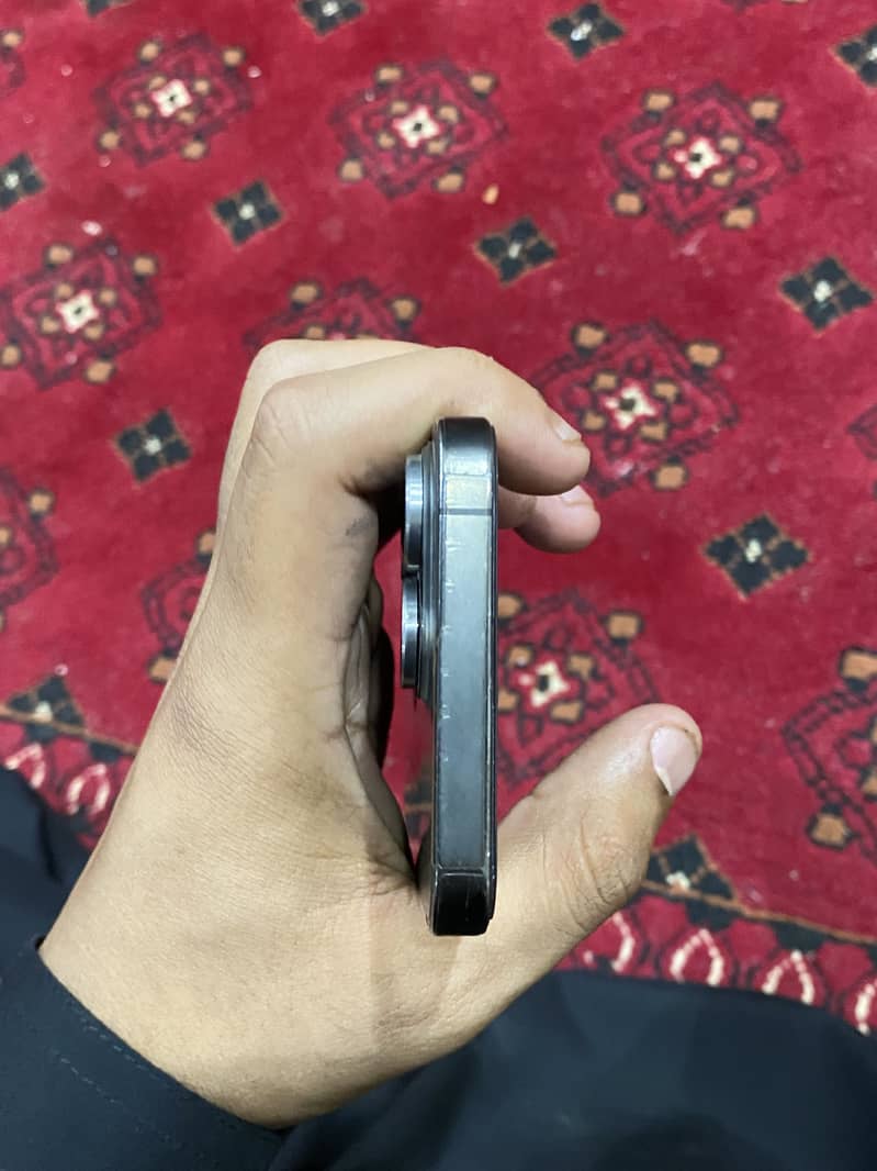 iPhone 13 Pro 4