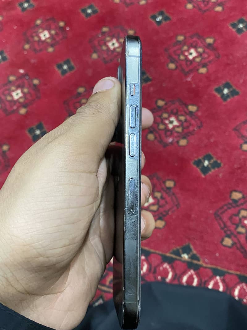 iPhone 13 Pro 6
