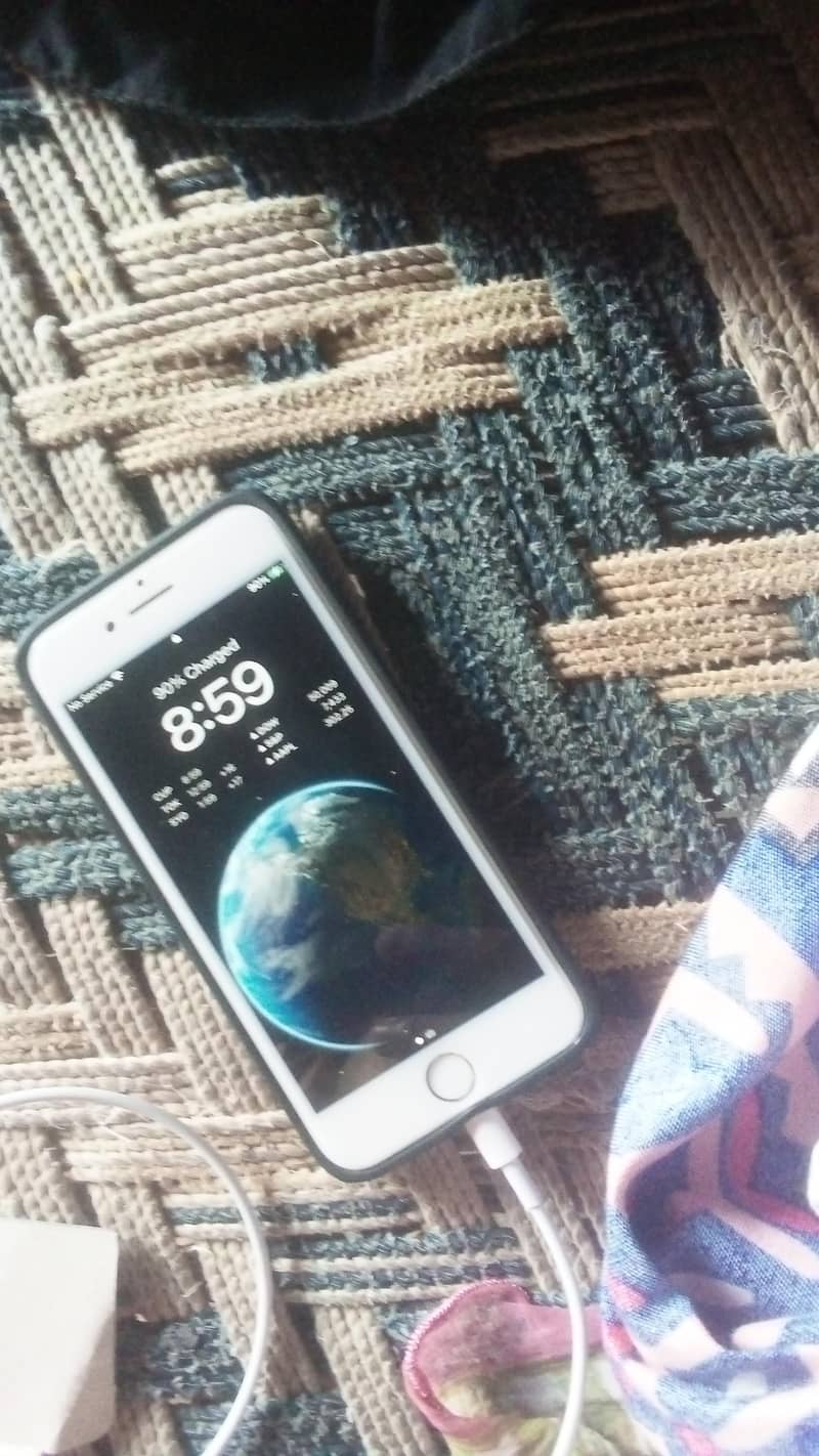 Apple iPhone 8 0
