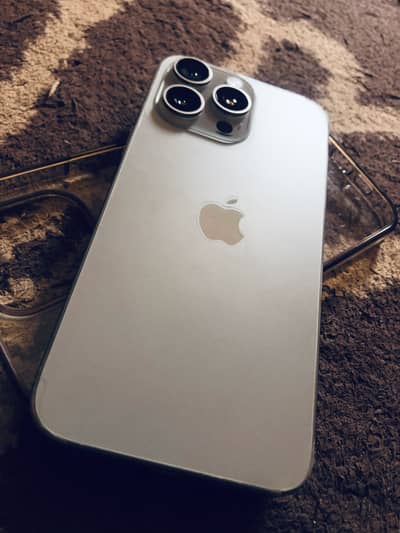 Apple #iPhone 15 Pro Max