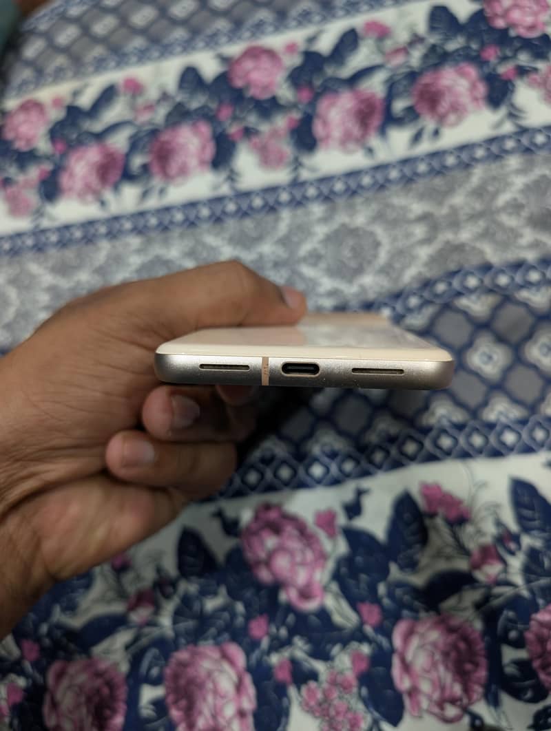 Google Pixel 8 5