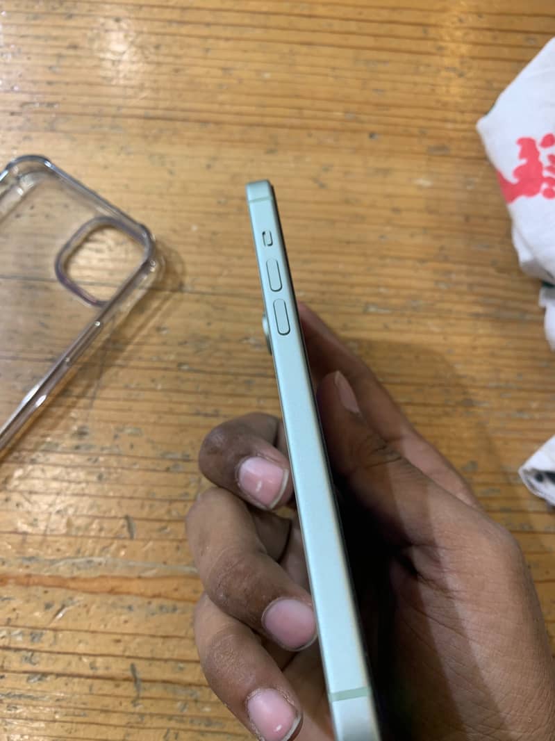 Apple iPhone 15 plus 7