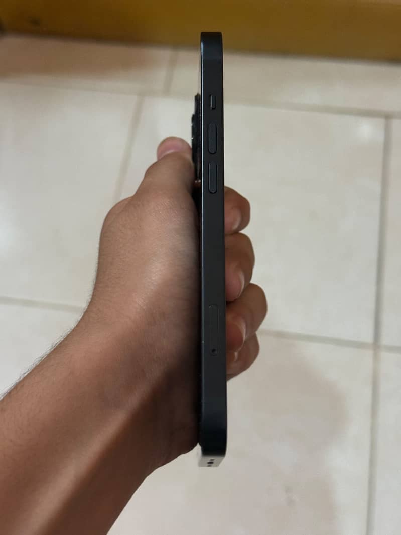 Apple iPhone 13 3