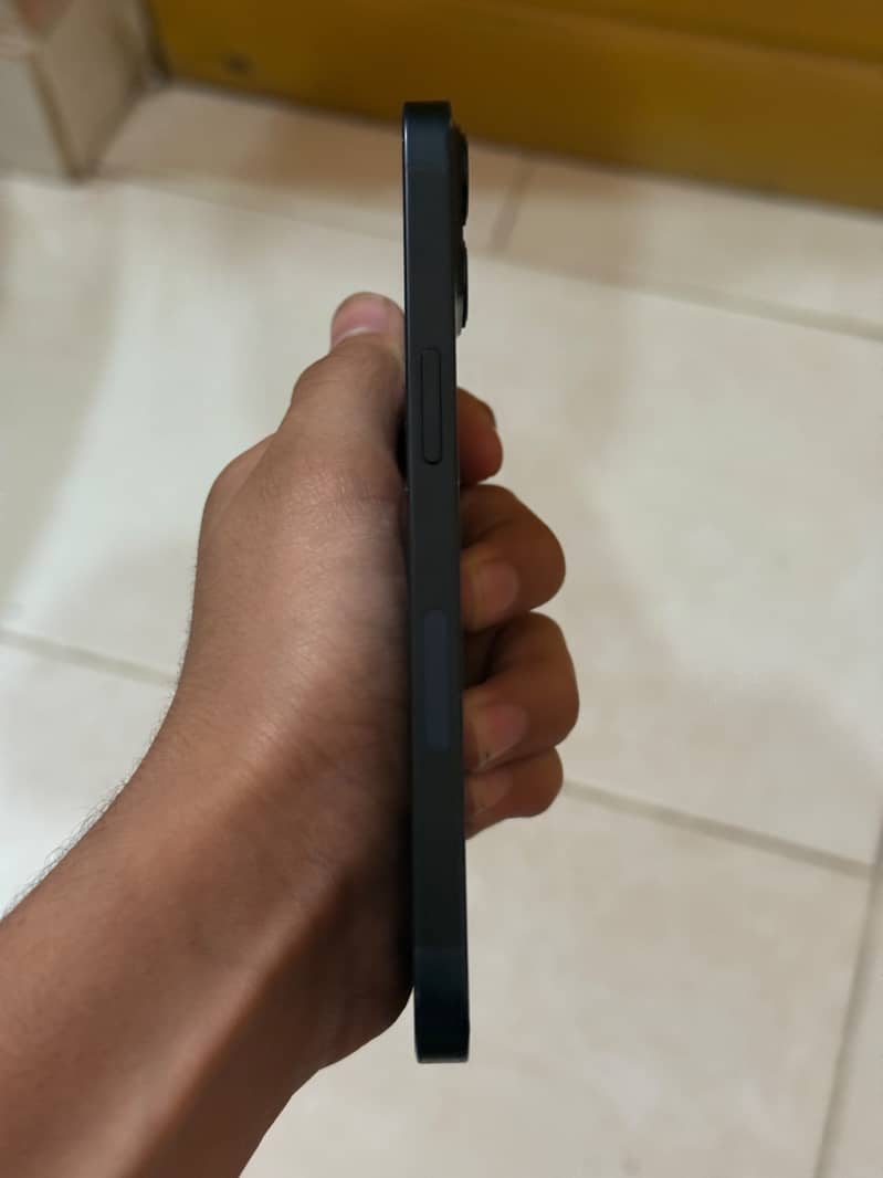 Apple iPhone 13 4