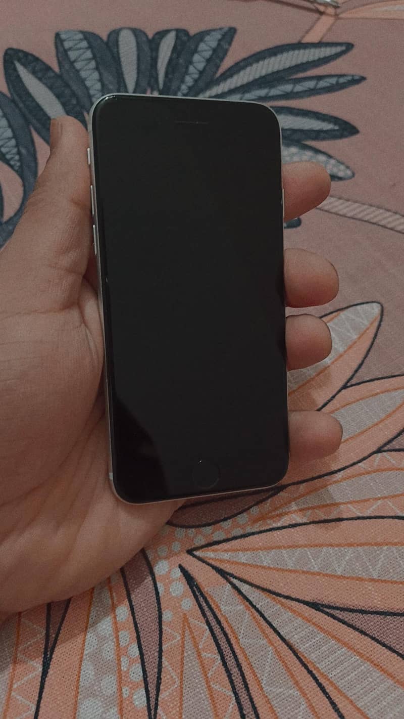 Apple iPhone 7 1
