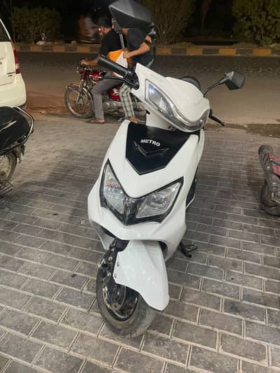 Metro Thrill Electric Scooty For Sale