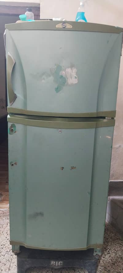 Pel Refrigretor medium size working confition