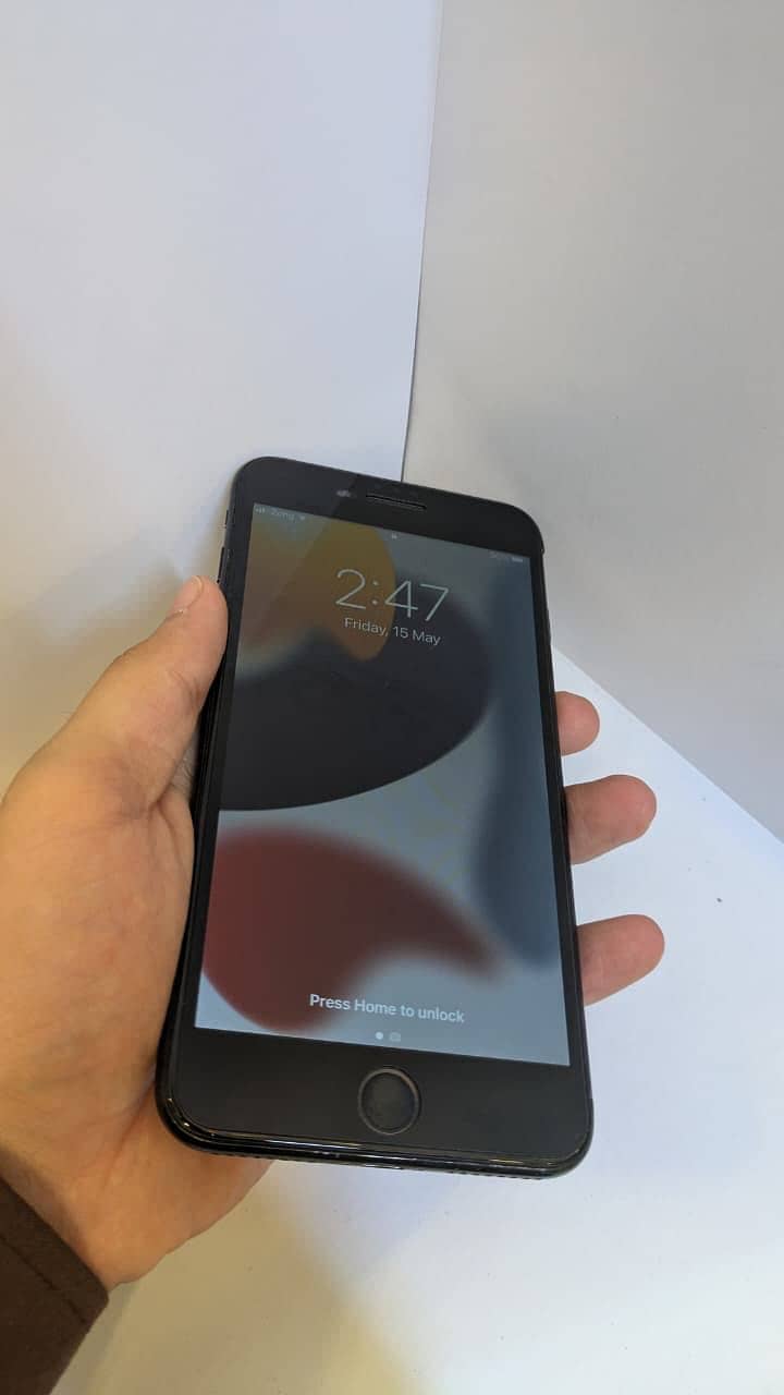 Apple iPhone 7 Plus 1