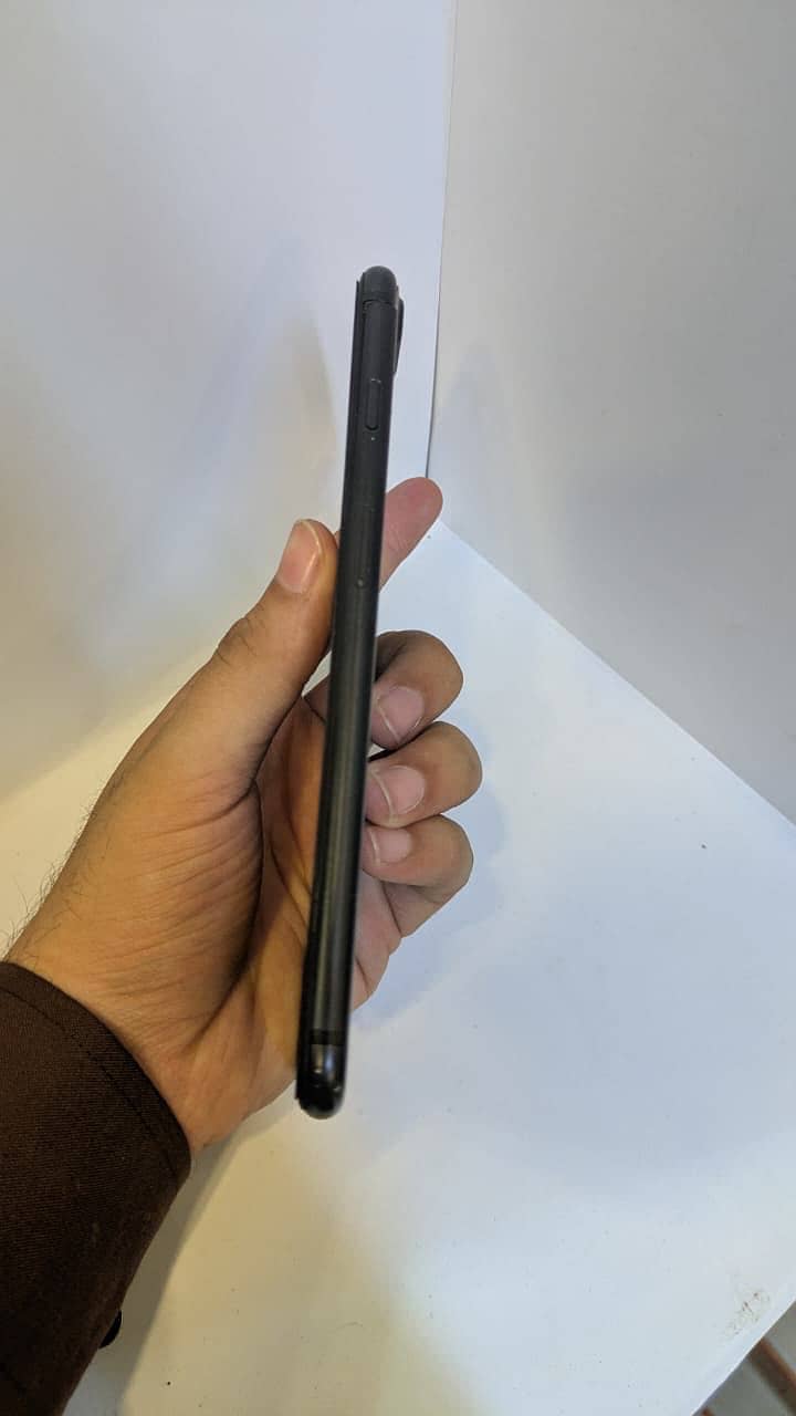 Apple iPhone 7 Plus 4