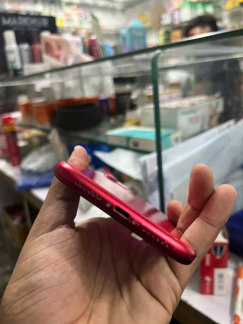 Apple iPhone 11 3