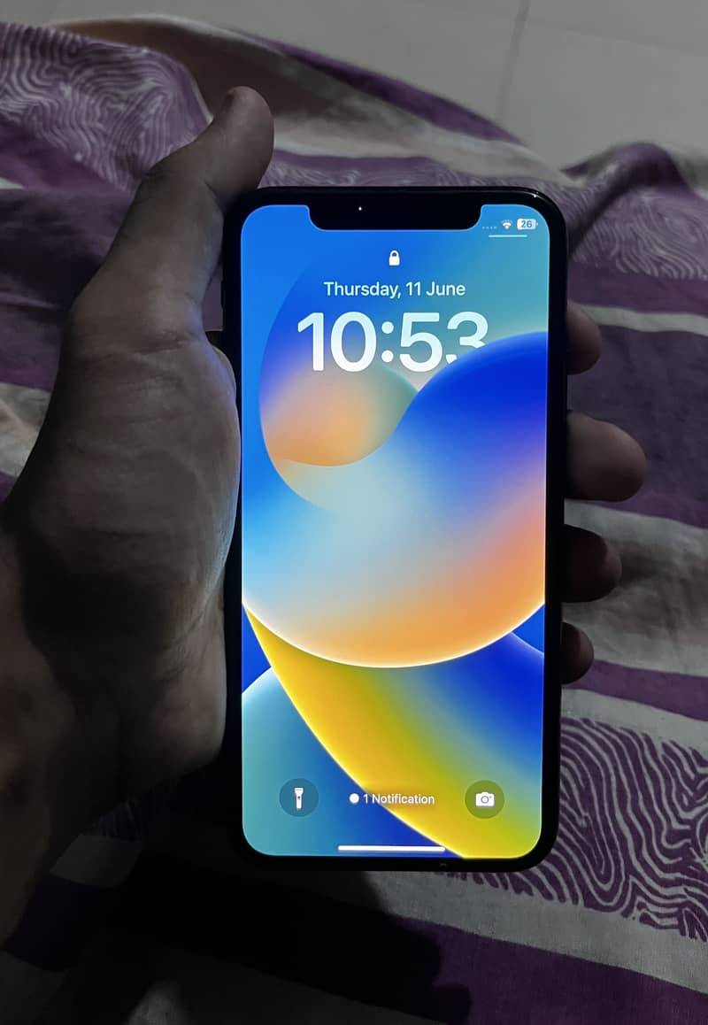 Apple iPhone X 3