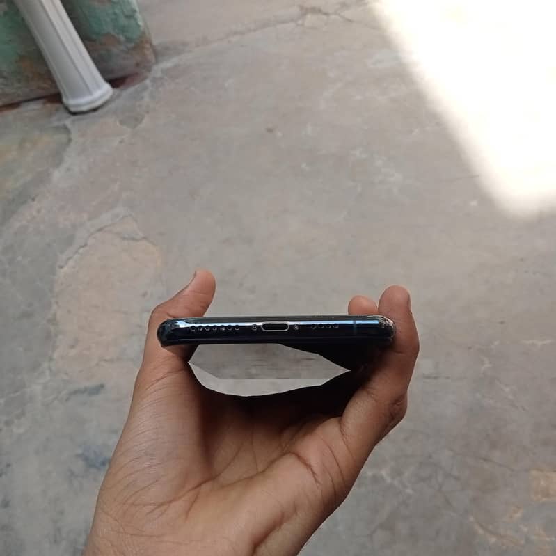 iPhone 11 pro max 4