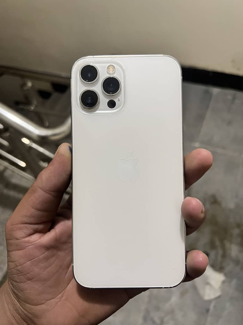 Iphone 12 pro max 1