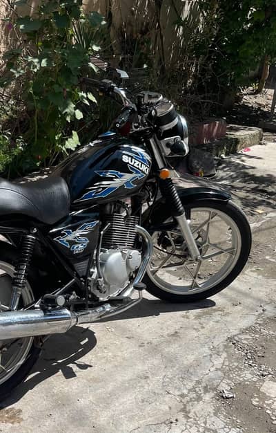Suzuki GS 150 SE | Model 2022 | 14708 KM | Only Call Red Suzuki GS 150