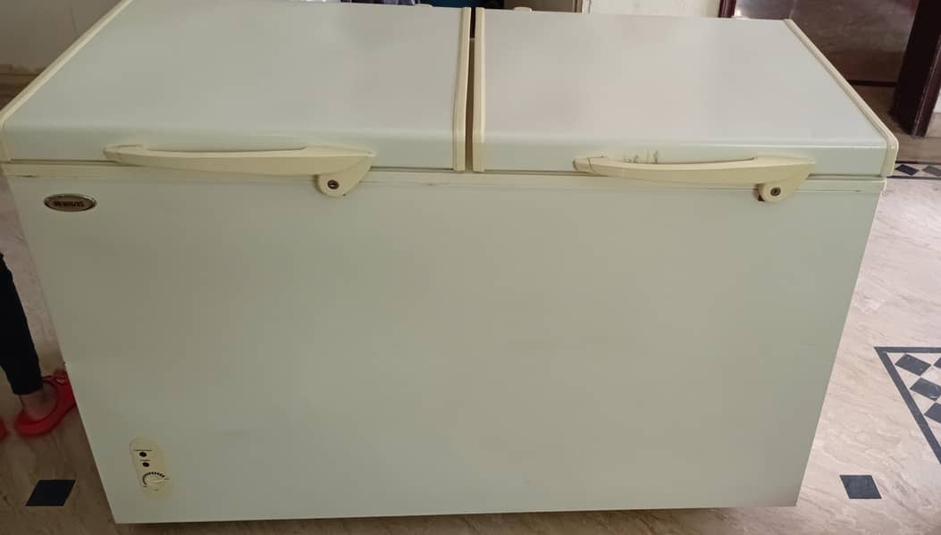 Refrigerator 0