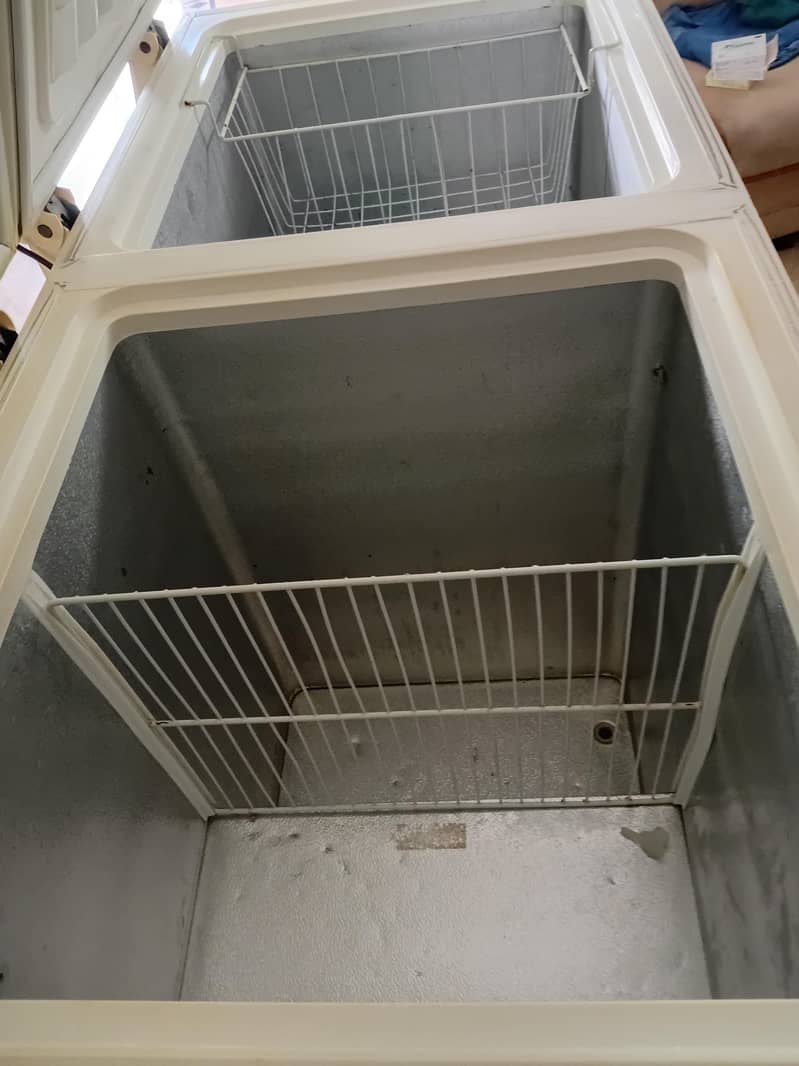 Refrigerator 4