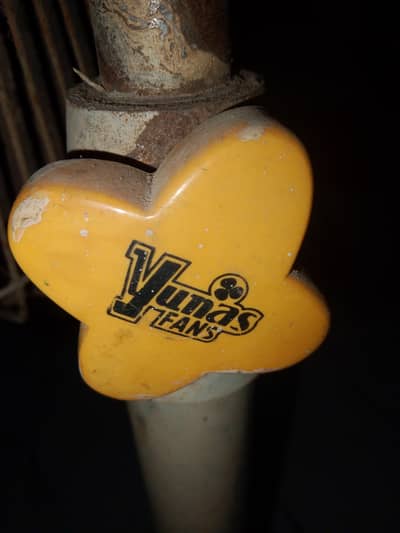 padistal Fan brand name "Yunas Fan"