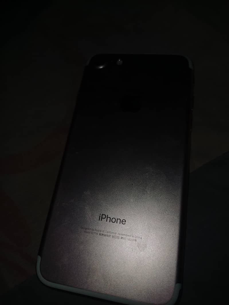 Apple iPhone 7 2