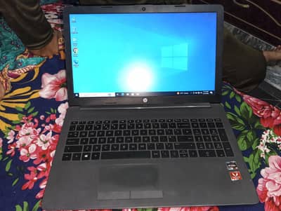 HP laptop RYZEN 5 RADEON VEGA GRAPHICS