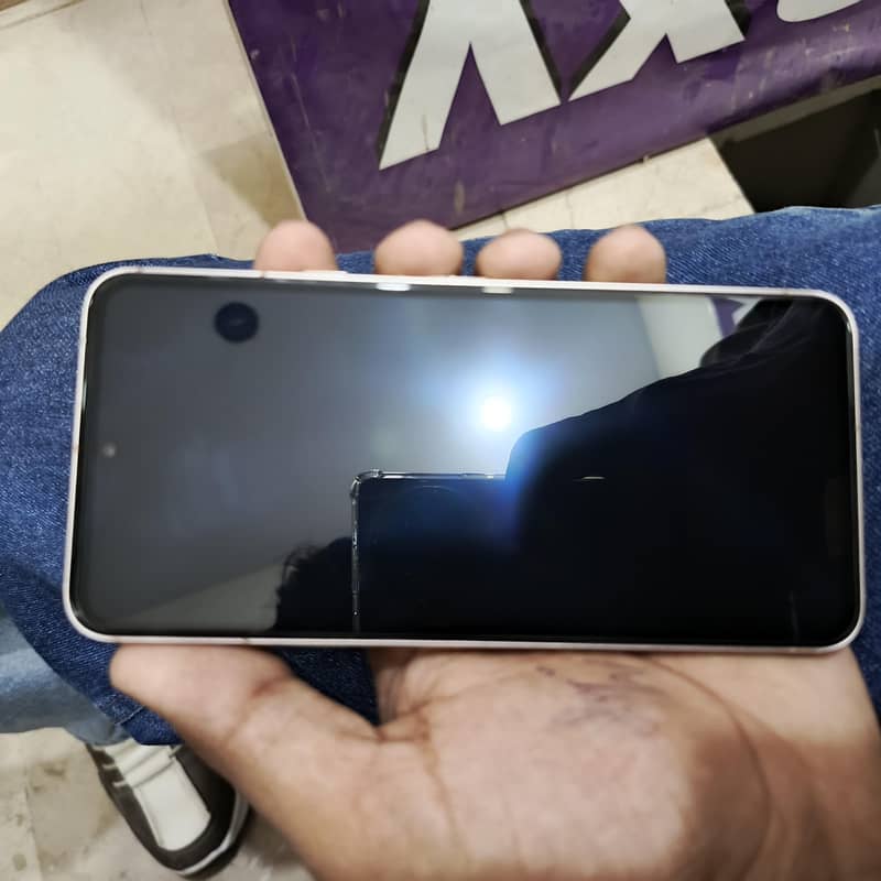 Google Pixel 8 2
