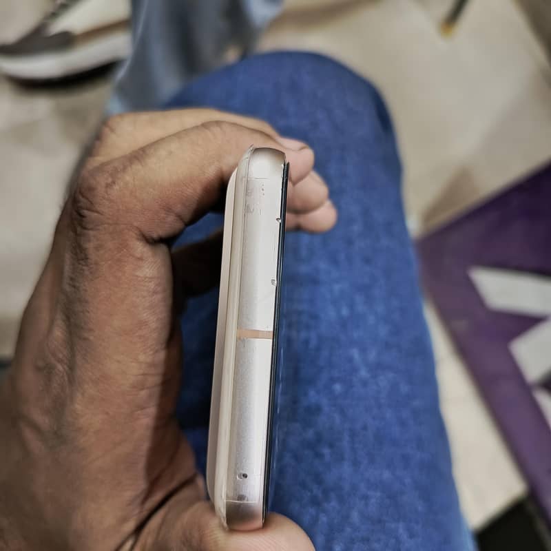 Google Pixel 8 6
