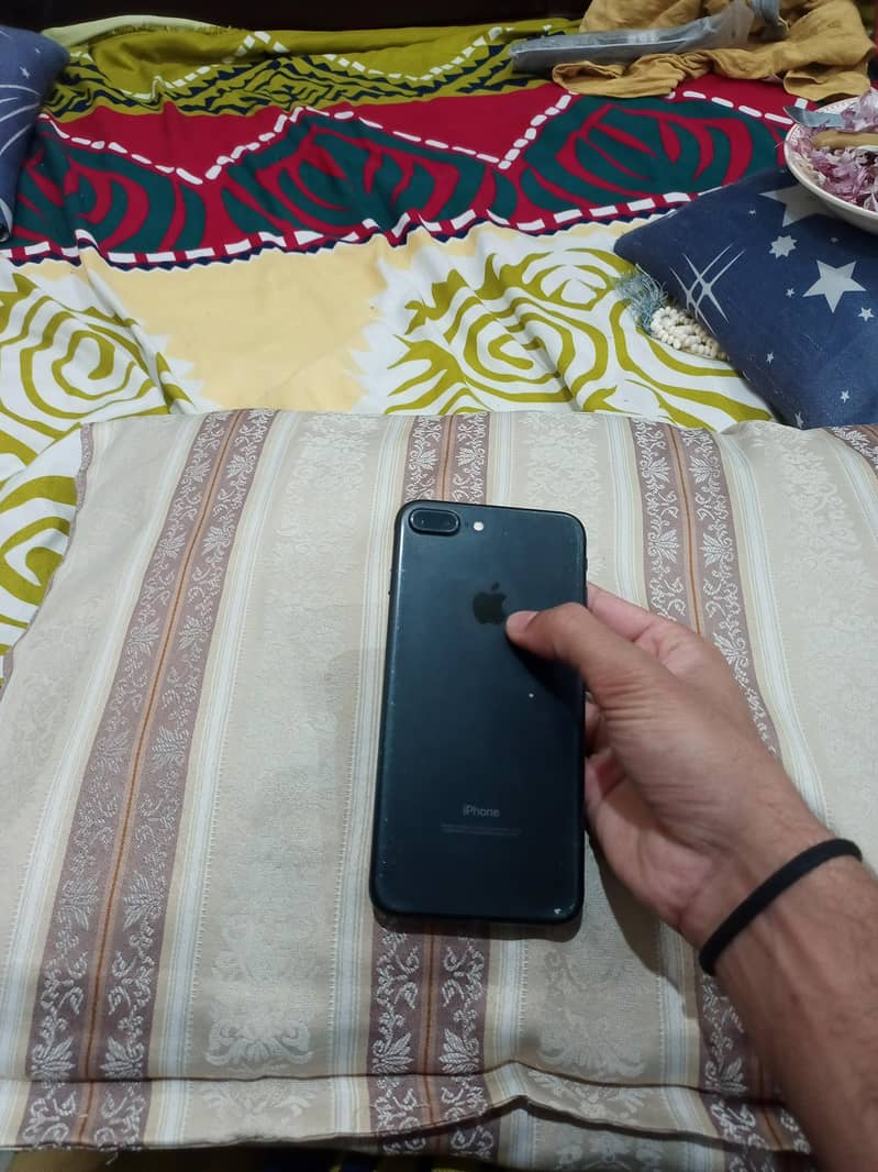 Apple iPhone 7 Plus 1
